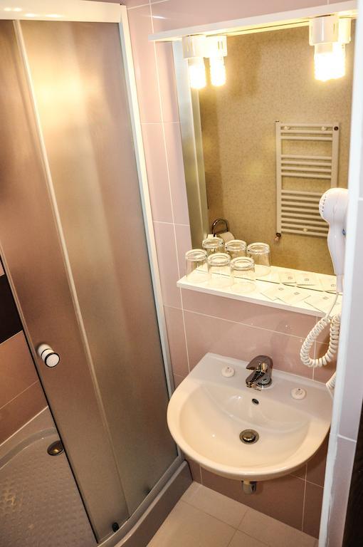 Pensiunea Sangria アラド 部屋 写真